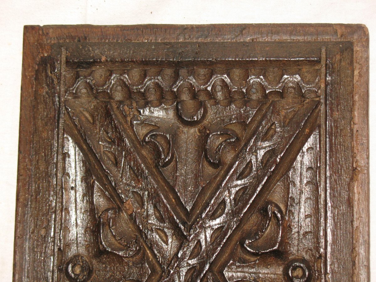 Pair Of Carved Walnut Woodwork Panels From The Late 16th Century-photo-1