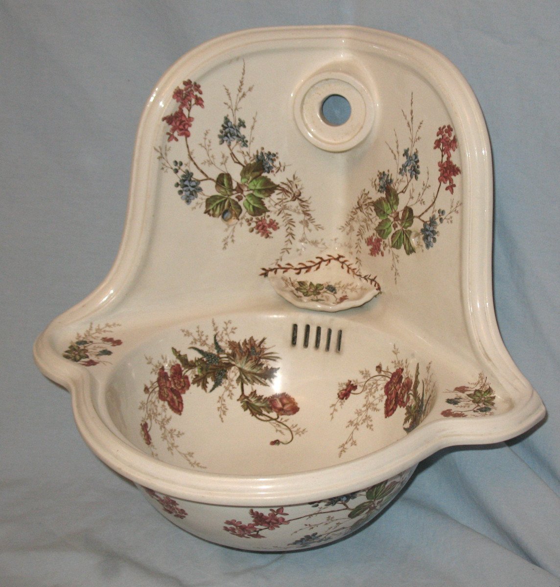 Corner Hand Wash Basin In Sarreguemines Earthenware With Carmen Floral Decoration, Late 19th Century