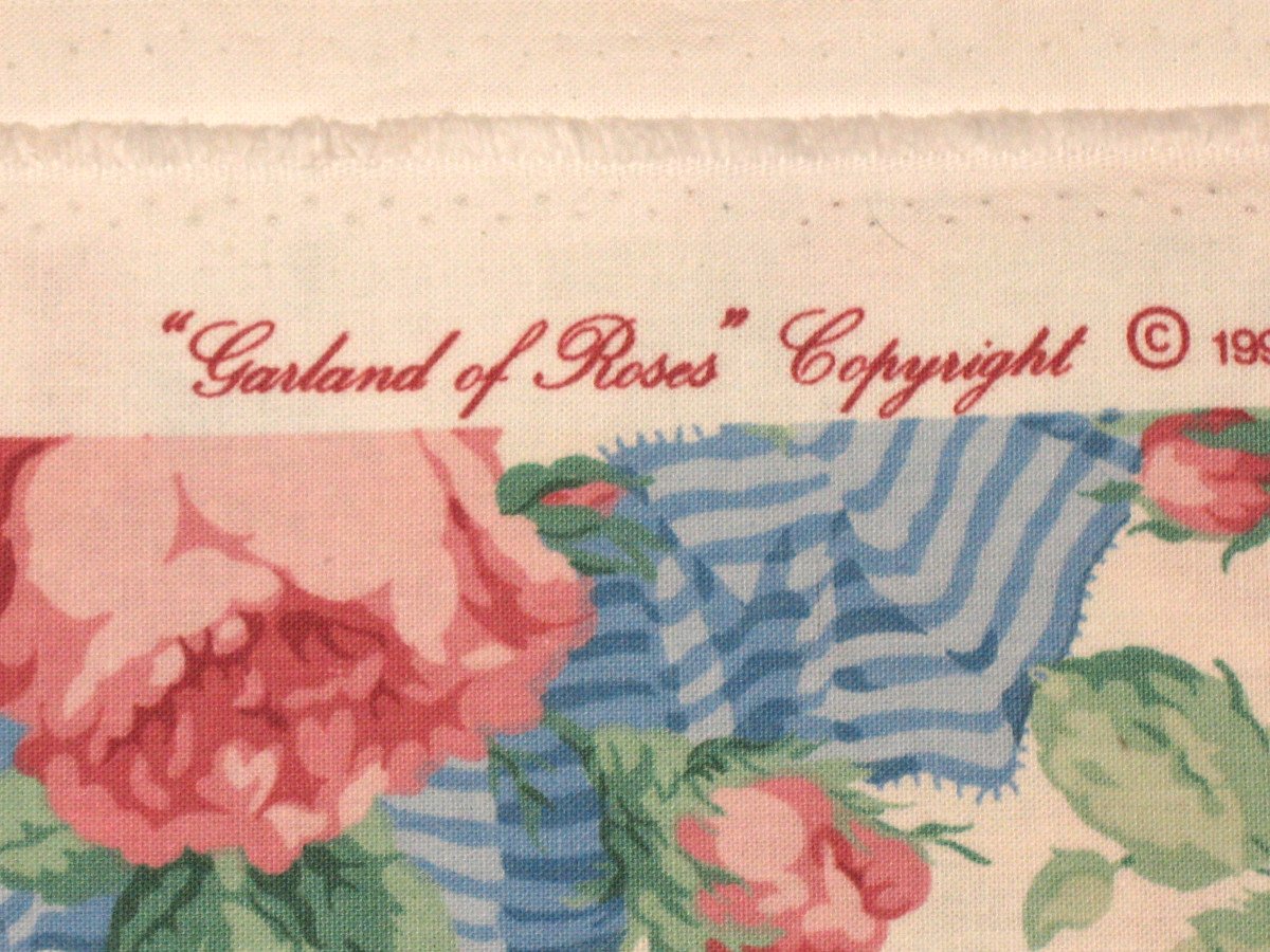 Grand métrage de tissu  fleuri d'Arthur Sanderson "Garland of roses" long : 11 mètres-photo-1