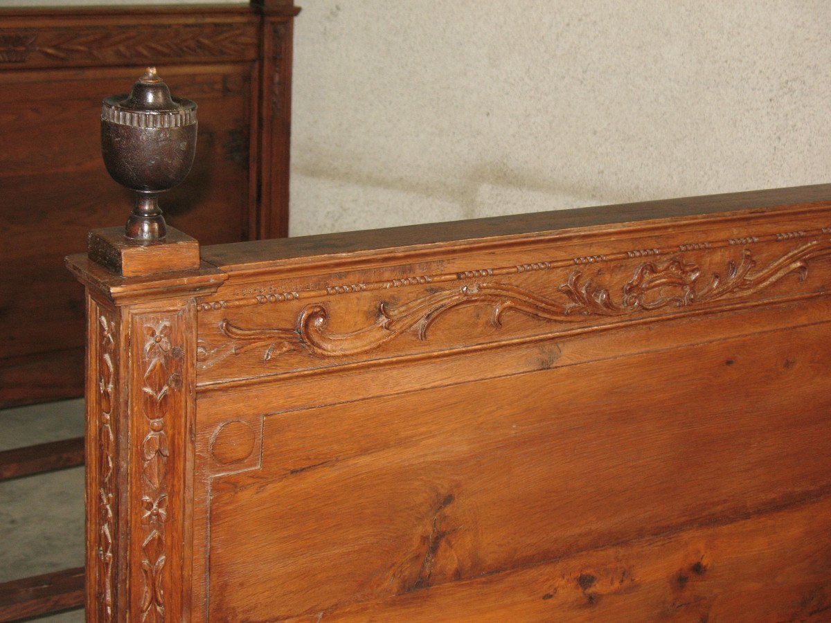 Carved Oak Alcove Bed From The Late 18th Century, Complete With Rails And Casters-photo-5