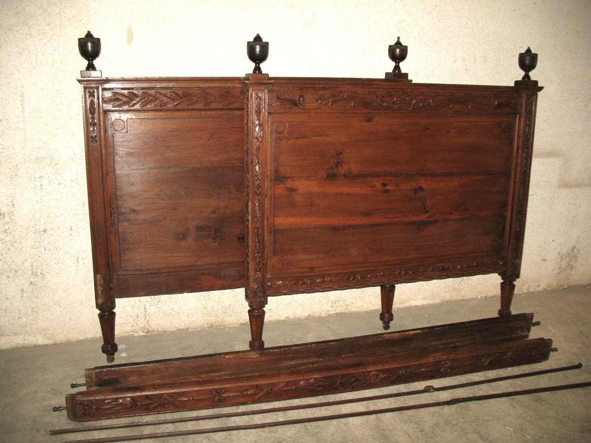 Carved Oak Alcove Bed From The Late 18th Century, Complete With Rails And Casters-photo-8