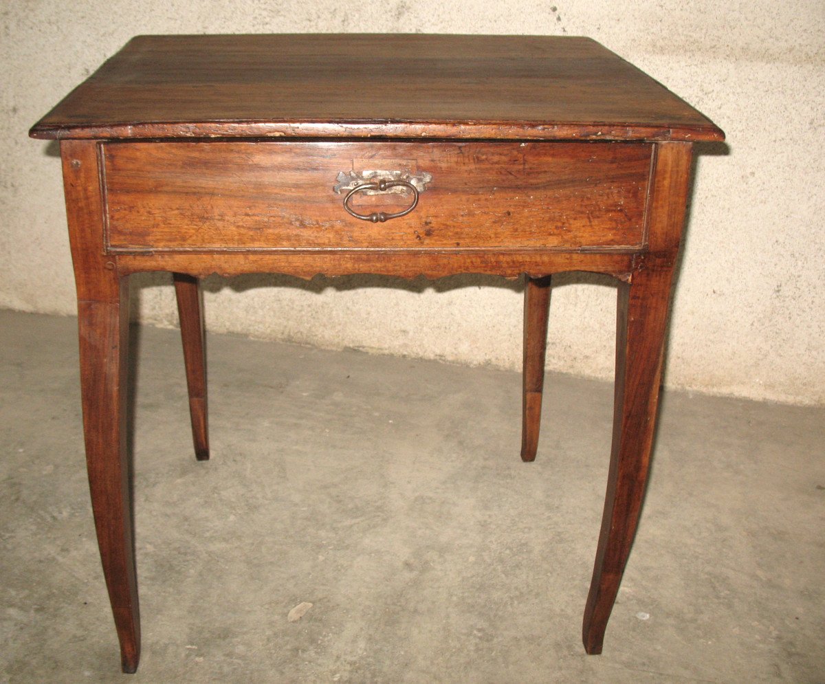 Small 18th Century Louis XV Period Writing Table In Walnut With A Large Drawer