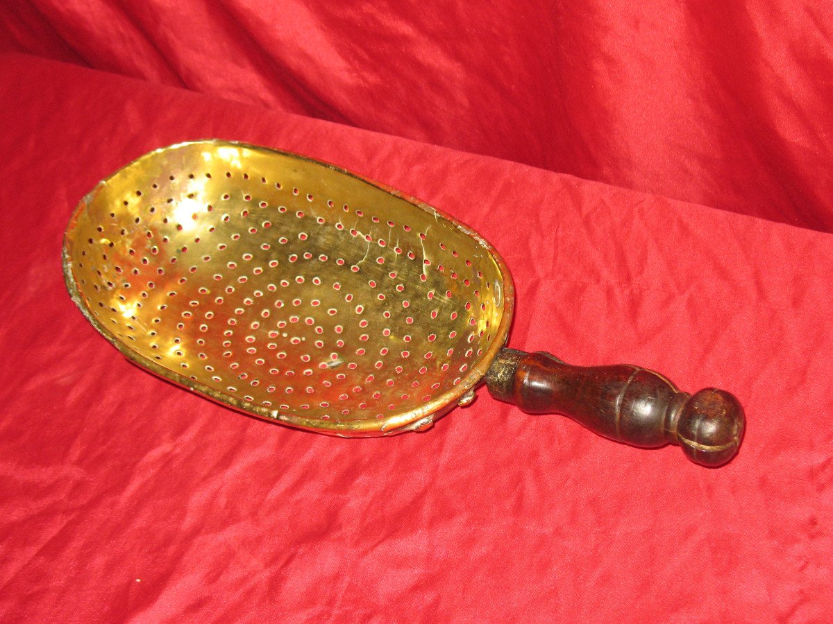 18th Century Brass Curd Strainer-photo-3