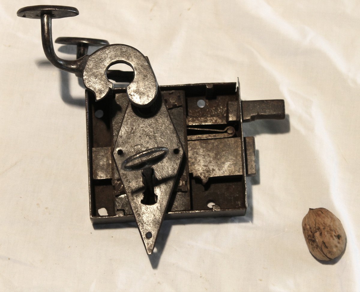 Complete Wrought Iron Lock With Its Key And Its 2 Handles From The Late 17th Century