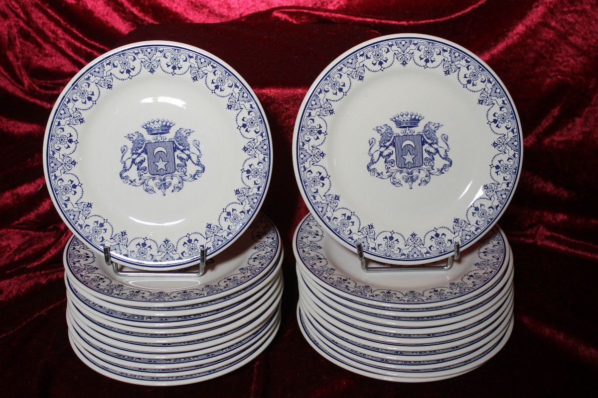 22 Gien Earthenware Dessert Plates With Rouen Coat Of Arms Decoration, 20th Century. Perfect Condition.-photo-1