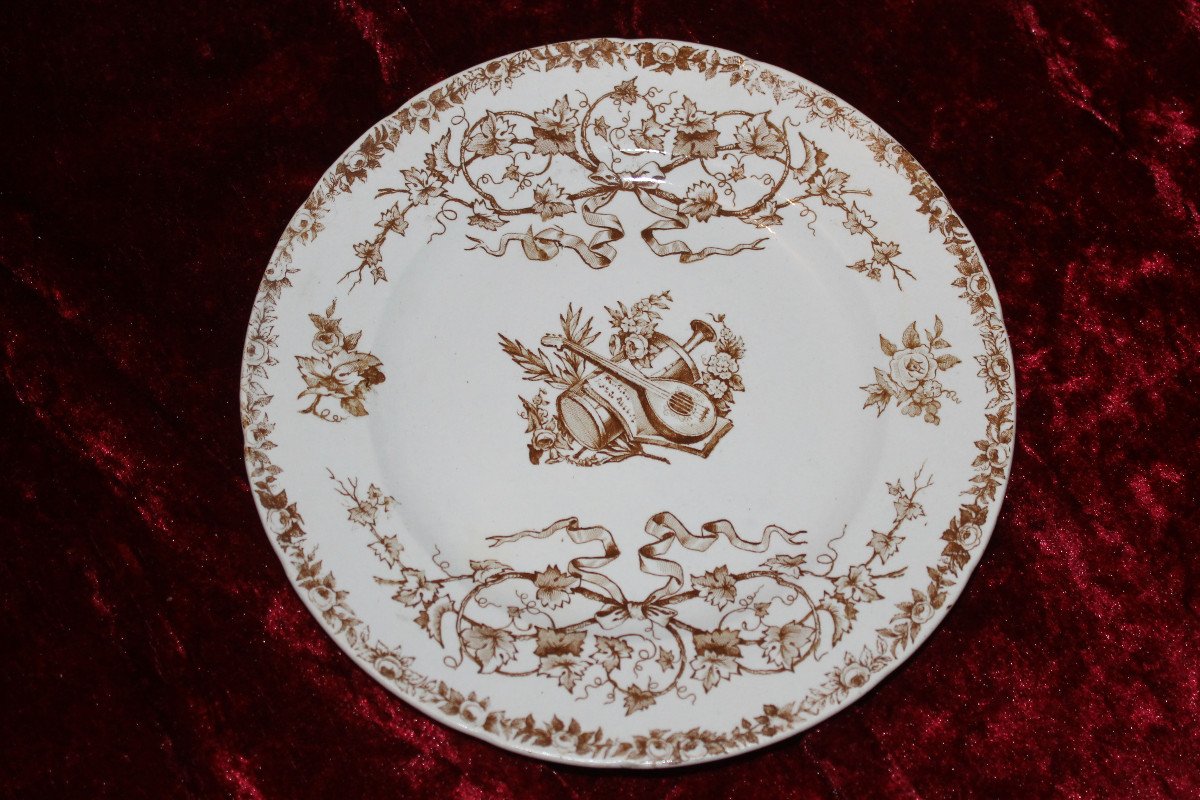 Choisy Le Roi Earthenware Table Service Decorated With Musical Instruments In The Louis XVI Style-photo-8