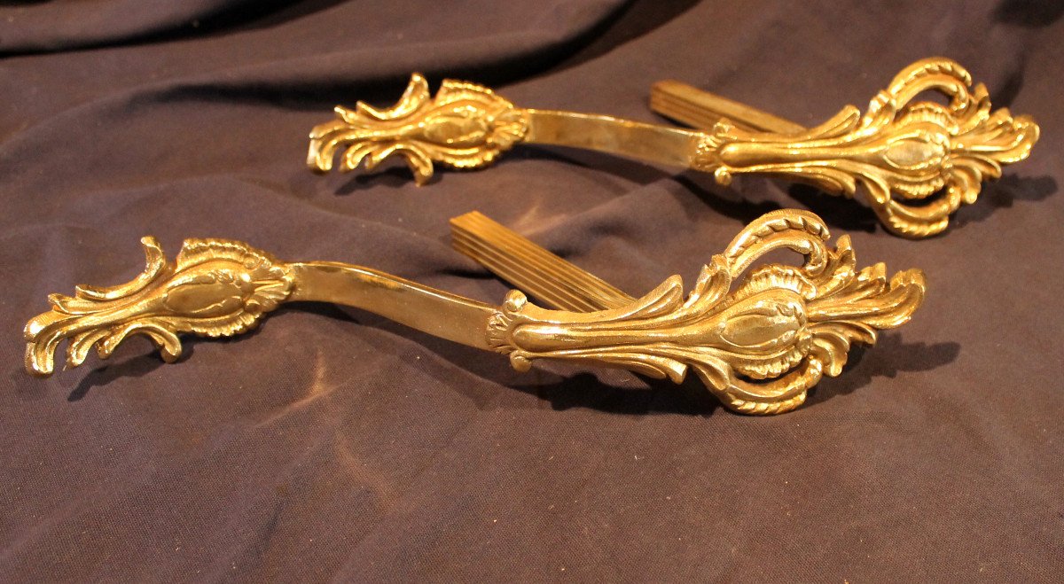 Pair Of Louis XV Style Bronze Curtain Tiebacks, 19th Century Height: 33.5 Cm