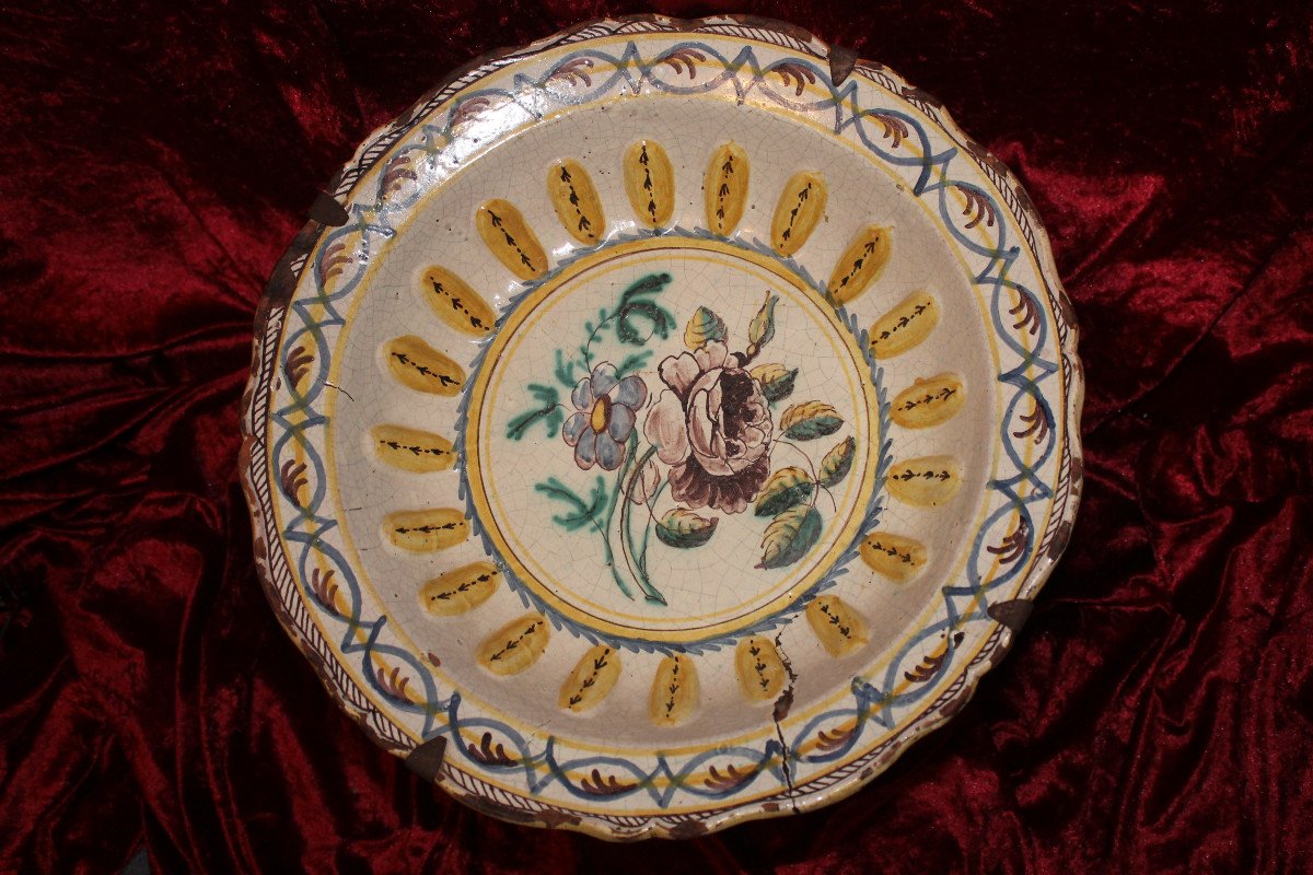 Nevers Earthenware Salad Bowl With Floral Decoration And Strong Gadroons, Early 18th Century-photo-3