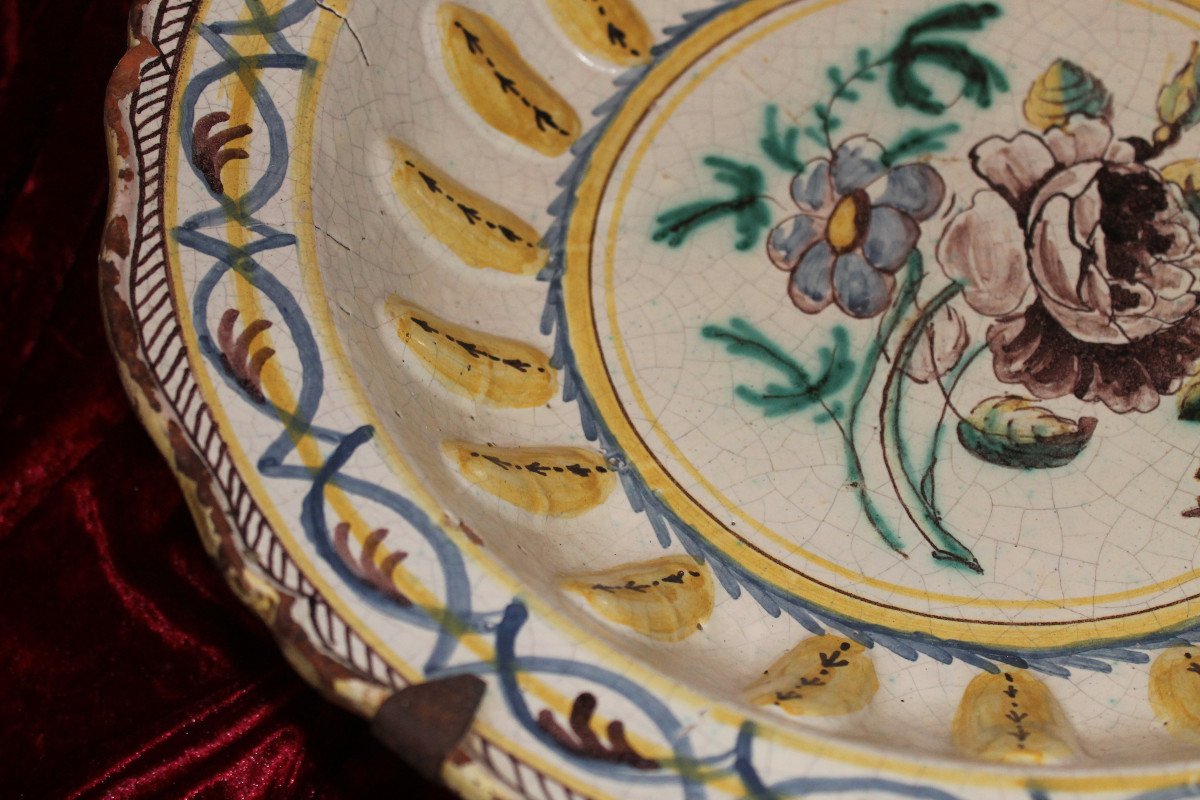 Nevers Earthenware Salad Bowl With Floral Decoration And Strong Gadroons, Early 18th Century-photo-7