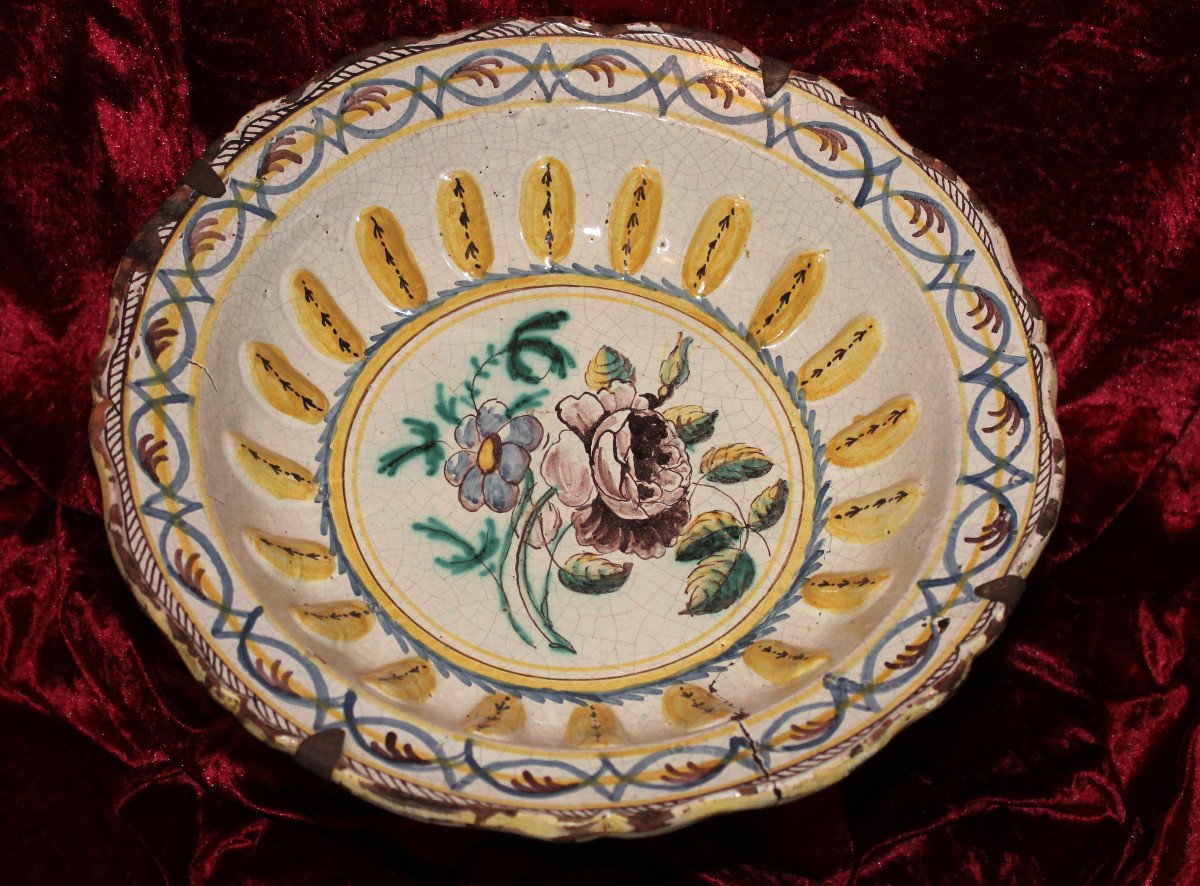 Nevers Earthenware Salad Bowl With Floral Decoration And Strong Gadroons, Early 18th Century