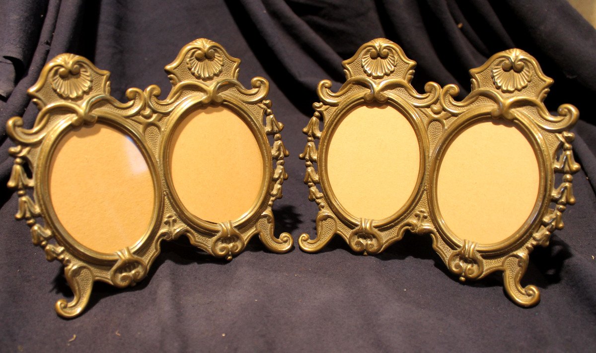 Pair Of Oval Frames In Bronze And Brass, Louis XV Style, 20th Century