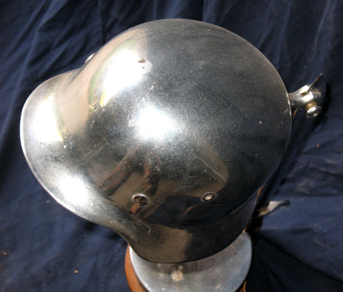 Desk Lamp With Helmet, German Weapon And Plate: General Puccinelli-photo-3
