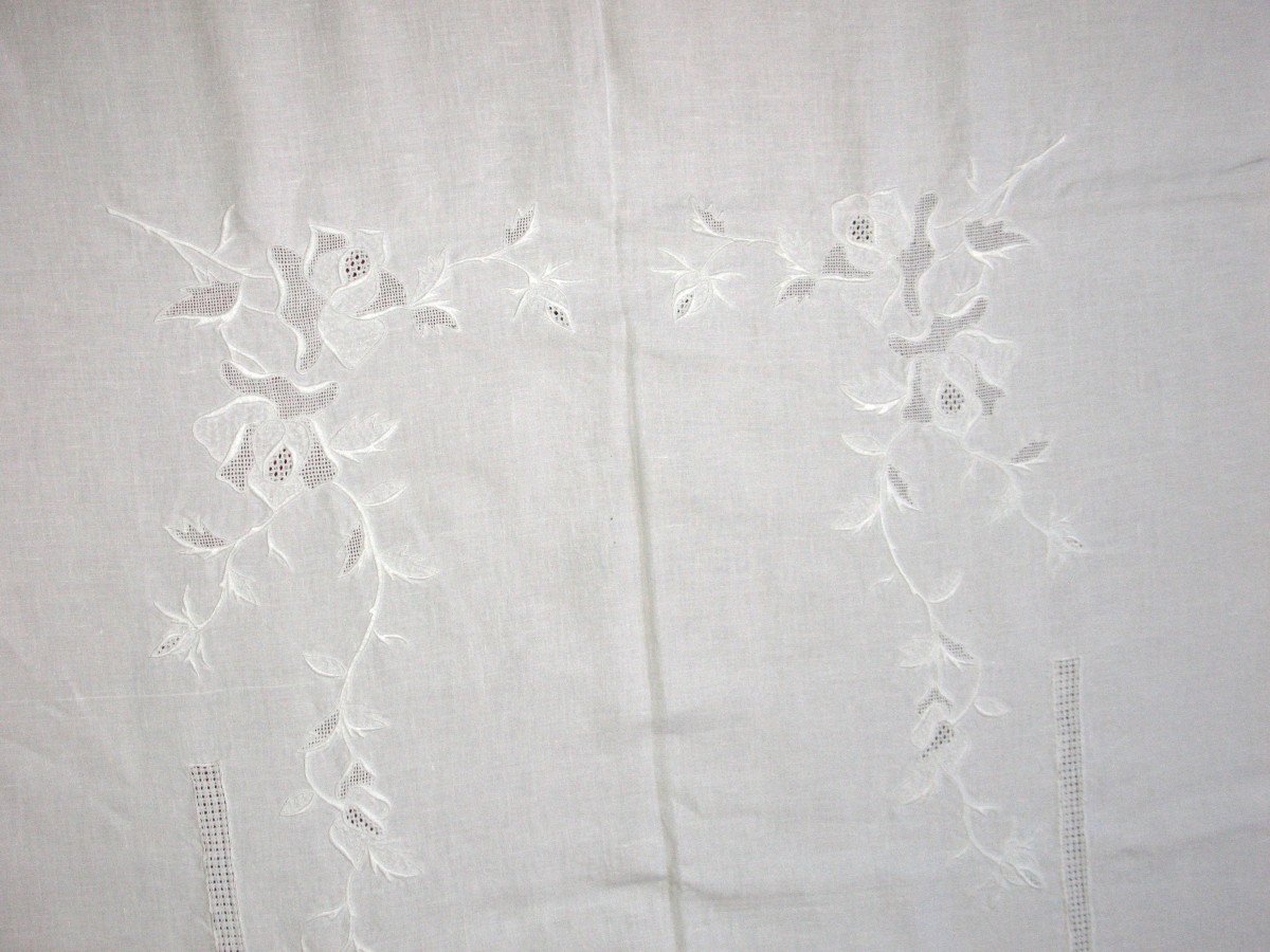 Nappe en broderie blanche et jours avec ses 12 serviettes-photo-1