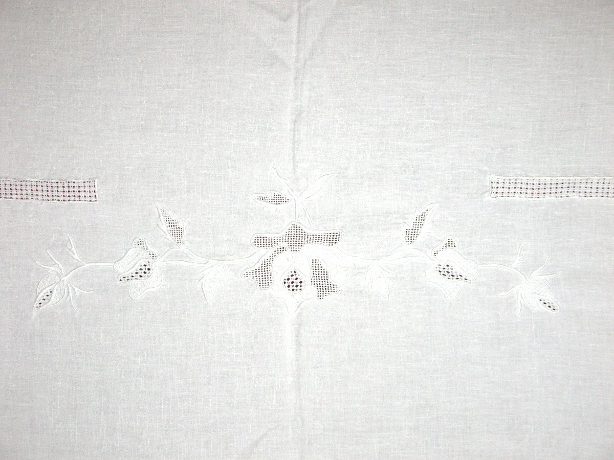Tablecloth In White Embroidery And Days With Its 12 Napkins-photo-3