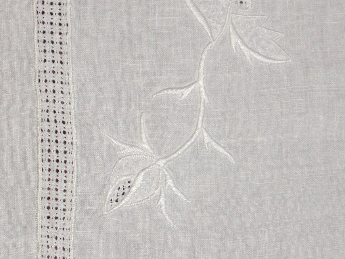 Nappe en broderie blanche et jours avec ses 12 serviettes-photo-4