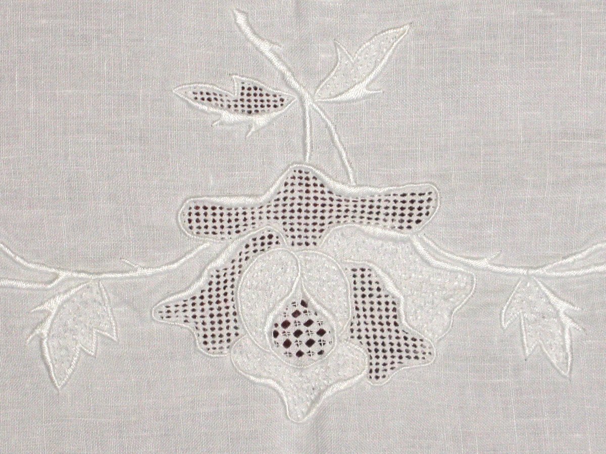 Tablecloth In White Embroidery And Days With Its 12 Napkins-photo-5