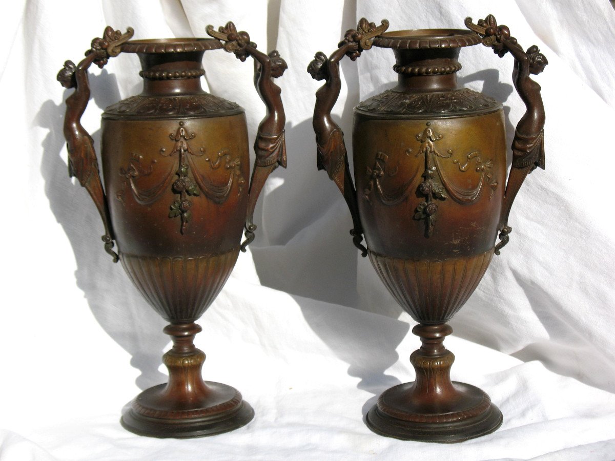 Paire de vases balustres en bronze  et régule époque 19ème