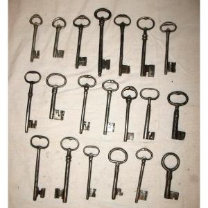 Wrought Iron Keys From The 16th To 18th Century Important Collection Of 20 Pieces