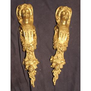 Pair Of Large Bronze Caryatids, Louis XVI Style, 19th Century Decorative Bronze H: 32 Cm