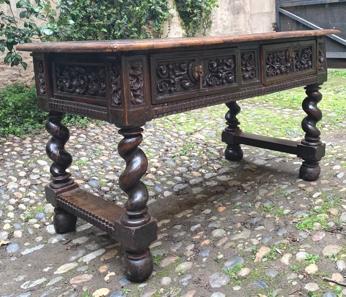 17th Century Spanish Table -photo-2