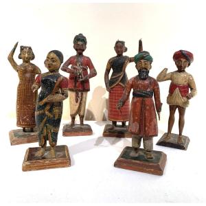 Ensemble De Figurines Indiennes