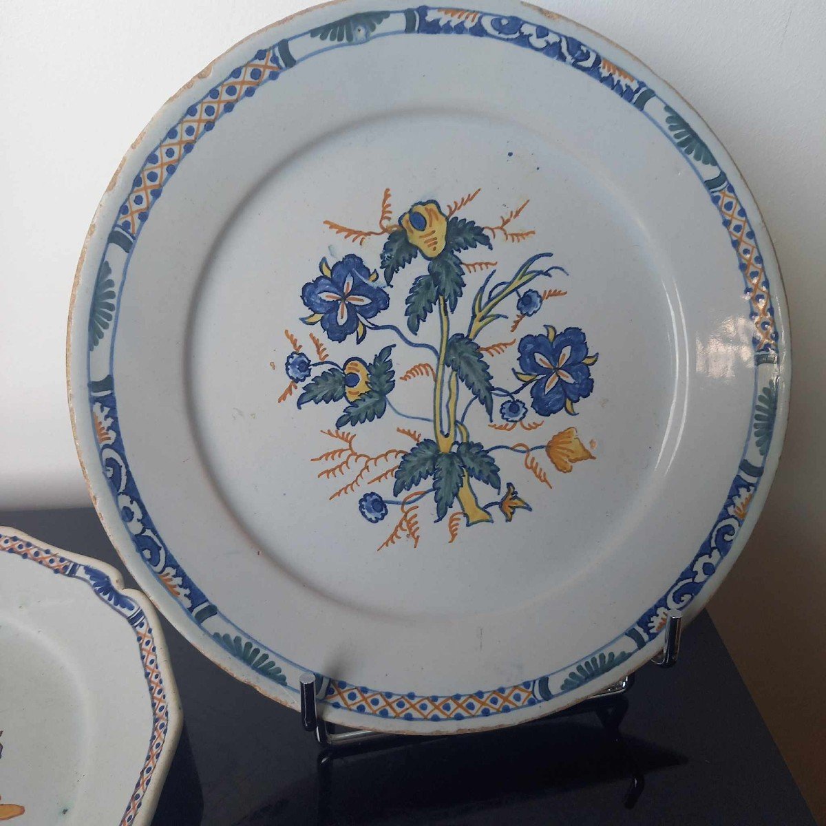 Attributed To Moulins 18th Century Earthenware Plate With Plant Decoration-photo-4