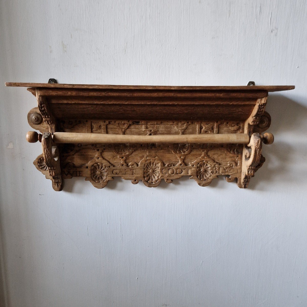 Towel Rack, 17th Century-photo-3