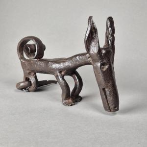 Heurtoir De Porte En Forme De Chien, XVIe Siècle