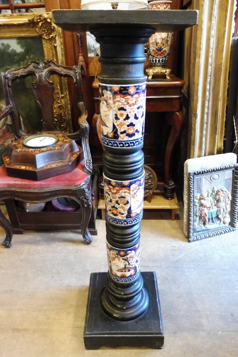 Column In Blackened Wood And Imari Porcelain 19 Century