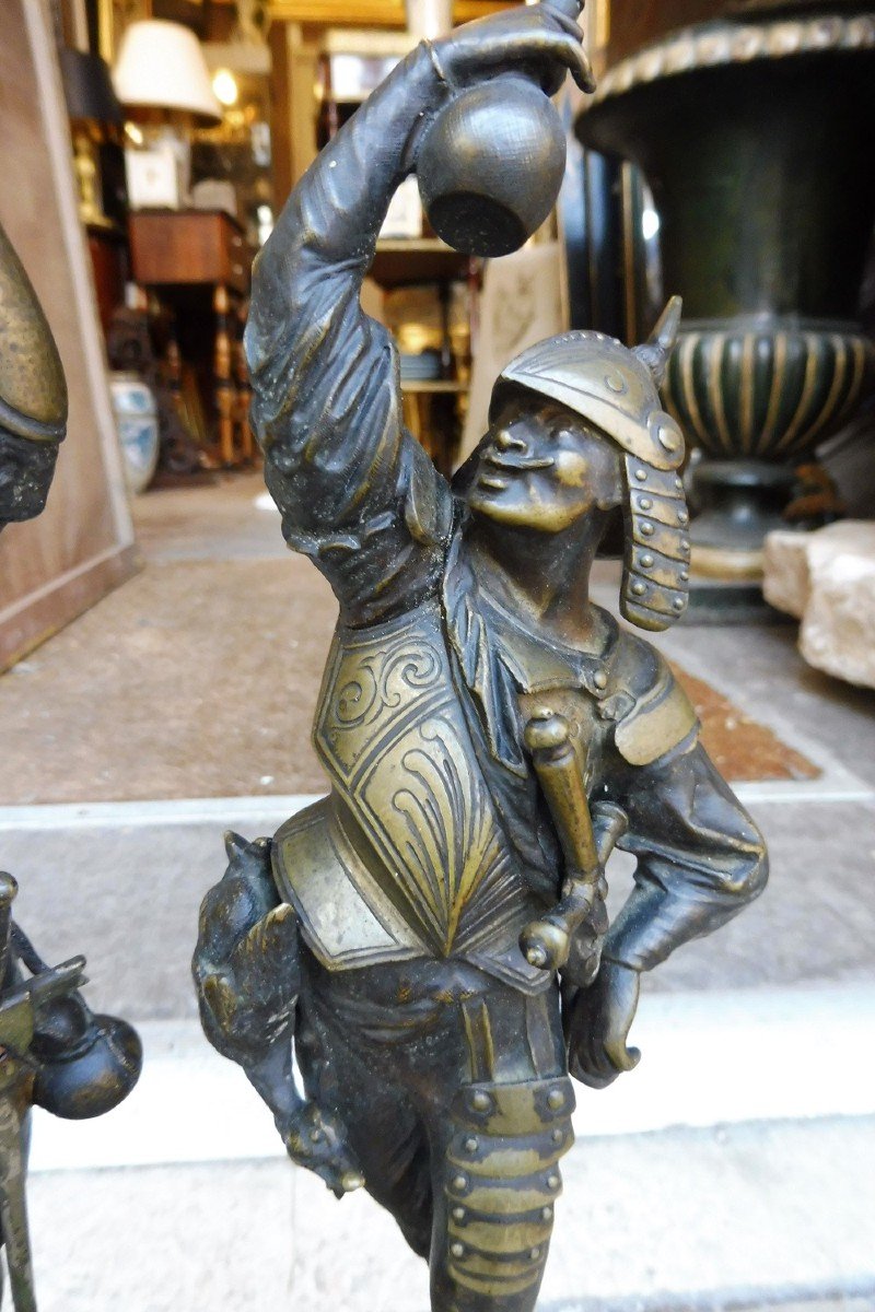 Paire de sculptures  en bronze  style  troubadour -photo-3