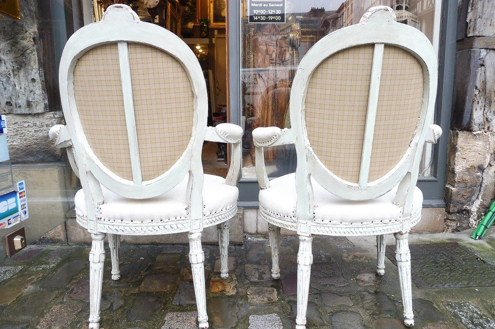 Pair Of Gustave III Period Medallion Armchairs  -photo-3