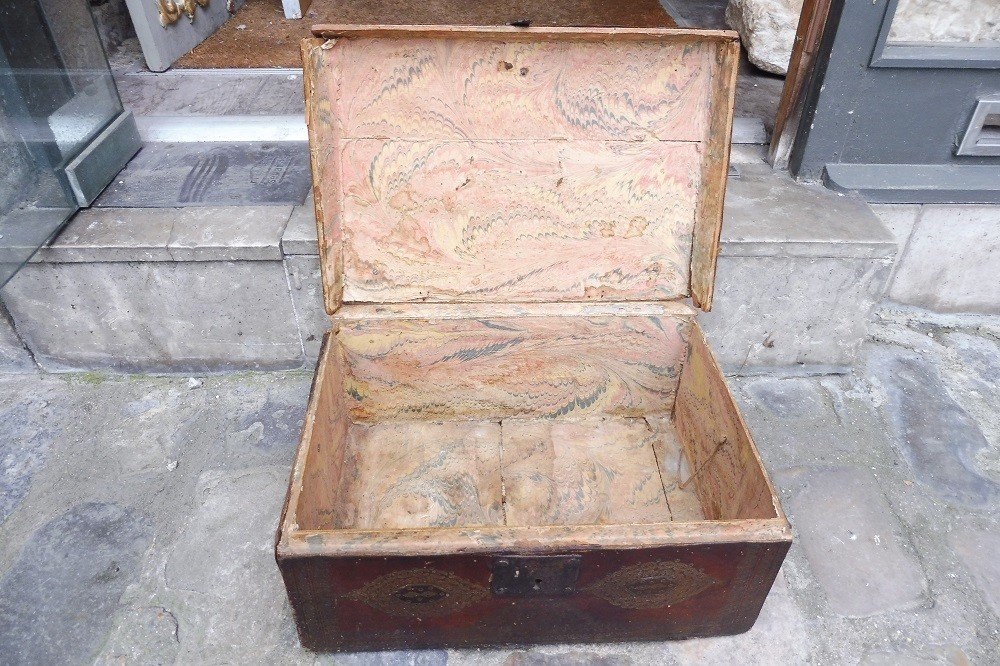 Gold Leather Chest 17 Century -photo-2