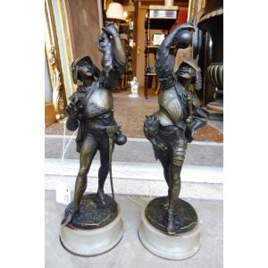 Paire de sculptures  en bronze  style  troubadour 