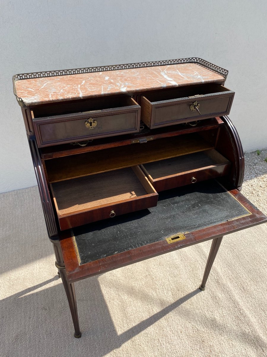 Small Louis XVI Mahogany Cylinder Desk-photo-2