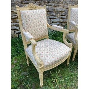 Paire De Fauteuils Louis XVI En Bois Peint 