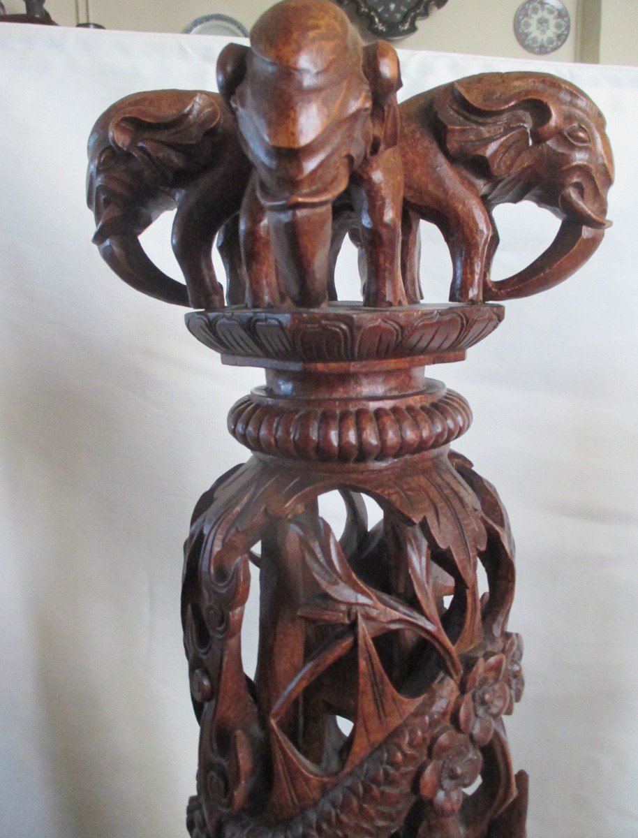 Pair Of Carved Columns-photo-2