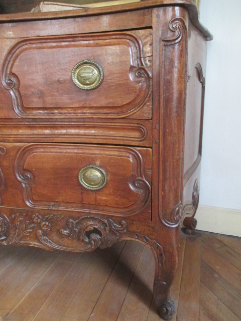 Commode Provencale  XVIII°  , galbée toutes faces-photo-3