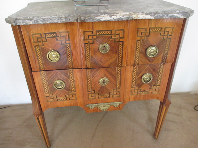 petite  commode  d'entre-deux  d'époque Louis XVI  en marquetterie-photo-2