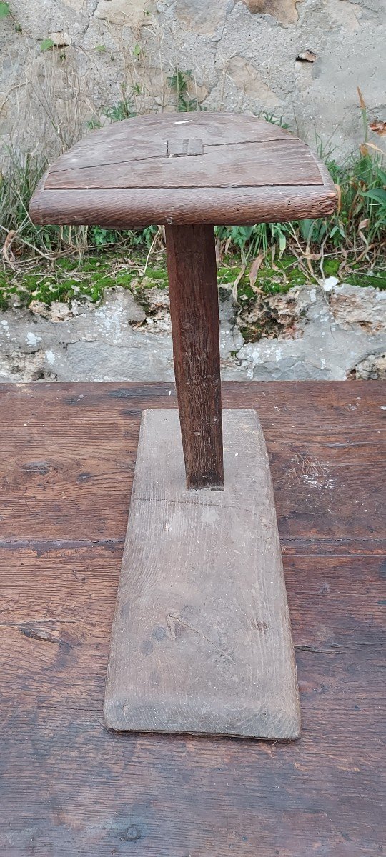 Improbable 17th Century Cantor Stool-photo-2