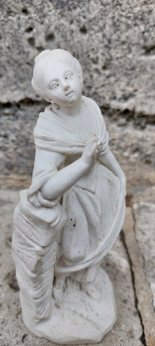 Petite Femme En Biscuit De Porcelaine France Fin XVIIIeme Siècle-photo-2