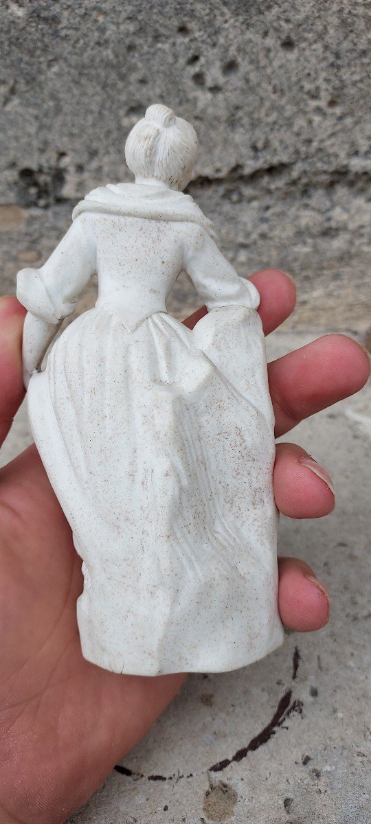 Petite Femme En Biscuit De Porcelaine France Fin XVIIIeme Siècle-photo-3