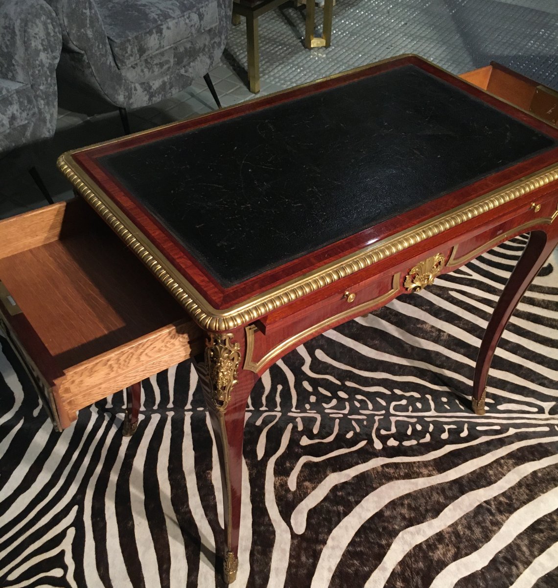 Mahogany And Amaranth Writing Table-photo-2