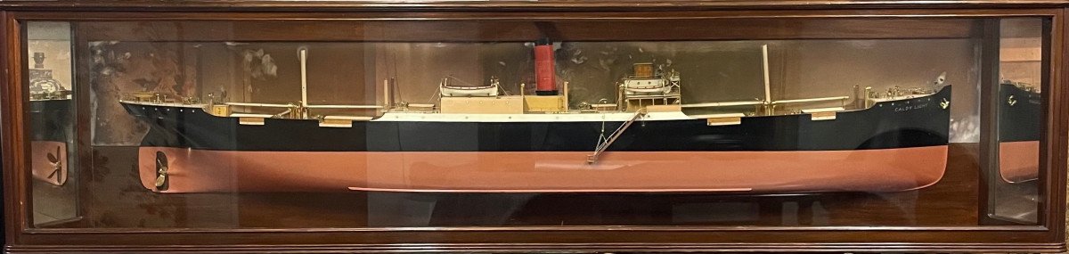 Maquette de Bateau "Caldy Light"  en demi coque.