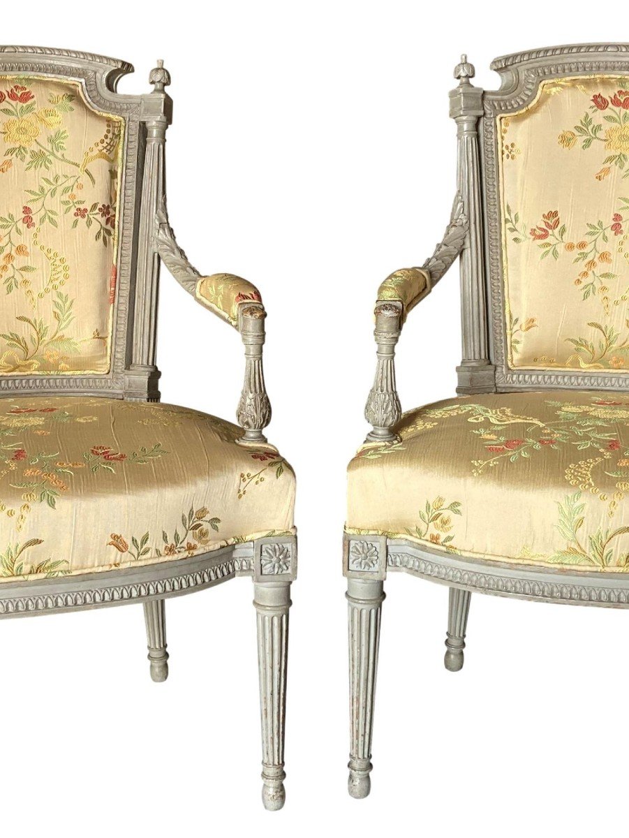 Fauteuils Cabriolets Louis XVI Du XVIIIe Siècle En Soie (Paire)