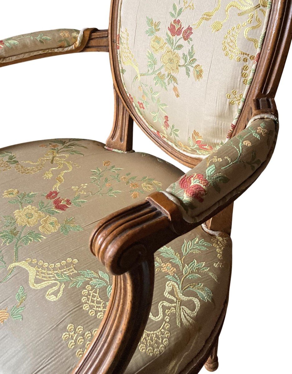 Pair Of Louis XVI Armchairs In Silk-photo-3