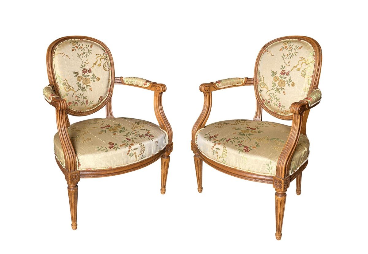 Suite De Quatre Fauteuils Cabriolets Louis XVI En Soie-photo-3