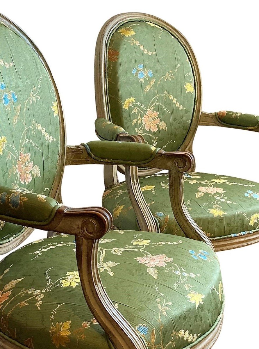 Pair Of 18th Century Silk Armchairs-photo-2