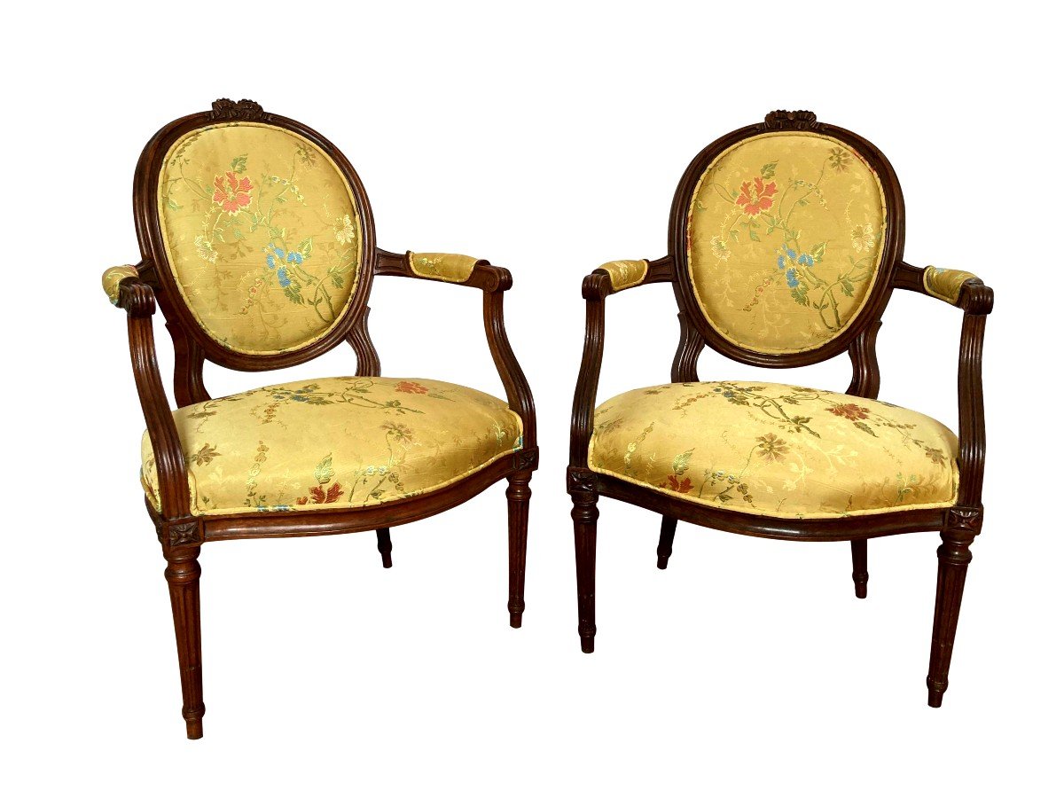 Paire De Fauteuils Louis XVI Du XVIIIe Siècle