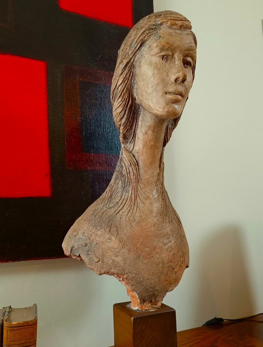 The 1976 Terracotta Female Sculpture: A Masterpiece By Vincenzo Brunetti