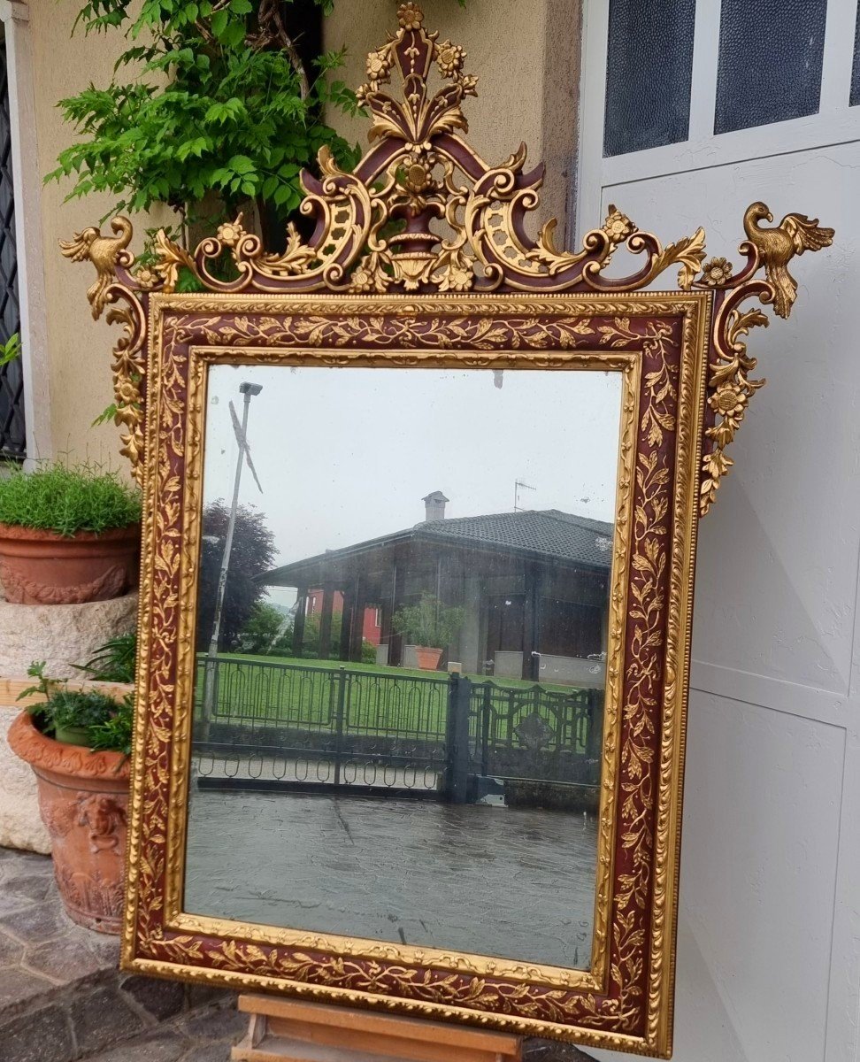 Important Wooden Mirror From 1850: A Lacquered And Gilded Venetian Treasure